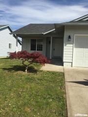 667 Wisteria St, Independence, OR 97351-9554