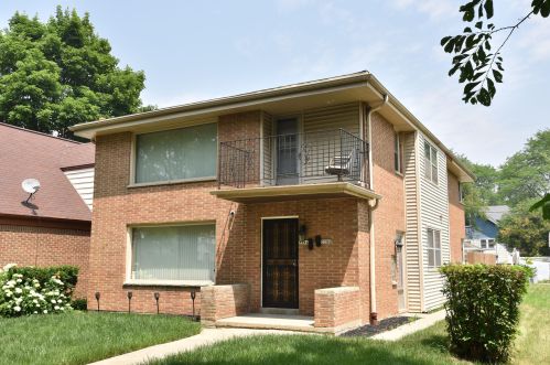 3284 45th St, Milwaukee, WI 53219-4815