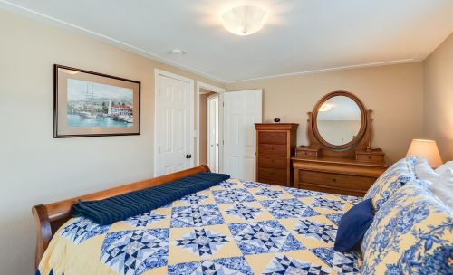 1401 Hartford Ave, Saint Paul MN 55116-1649 exterior