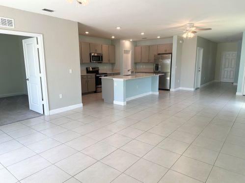 926 Bent Creek Dr, Fort Pierce FL  34947-1330 exterior