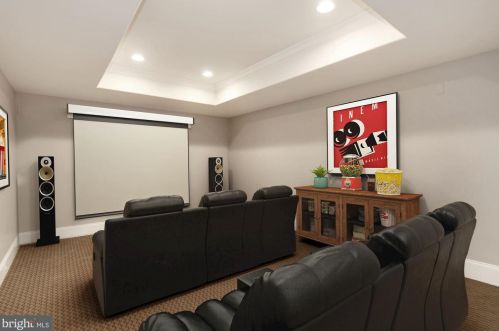 7449 Dulany Dr, Mc Lean VA  22101-2716 exterior