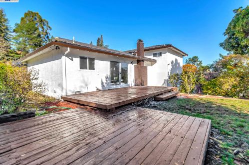 2850 Madeira Way, Concord CA  94523-2023 exterior