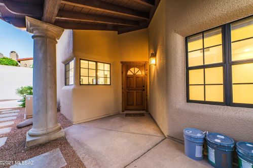5860 Bright Star Dr, Tucson AZ  85718-3429 exterior