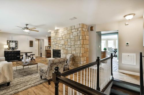 10101 Courtwick Dr, Saint Louis MO 63128-1613 exterior