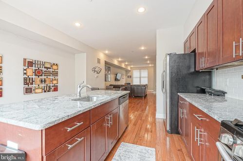 1717 Manton St, Philadelphia PA  19146-3017 exterior