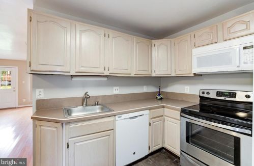 1758 Westwind Way, Mc Lean VA 22102-1612 exterior