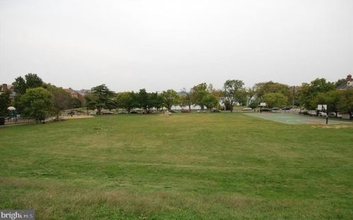 422 Royal St, Alexandria VA  22314-2335 exterior