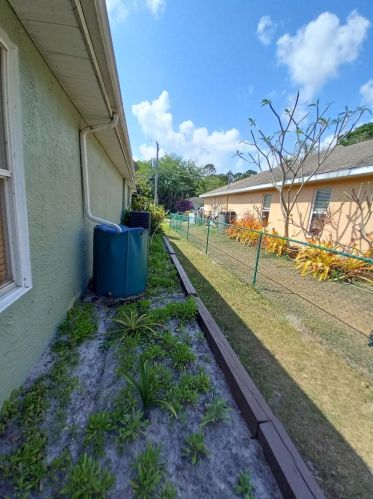 1719 Leafy Rd, Fort Pierce FL 34953-1356 exterior