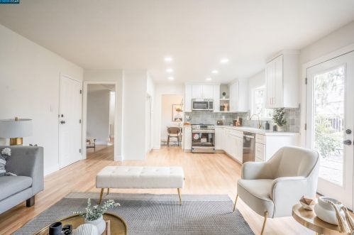 915 Dartmouth Way, Concord CA  94518-3819 exterior