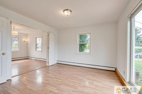 237 Loring Ave, Edison NJ exterior