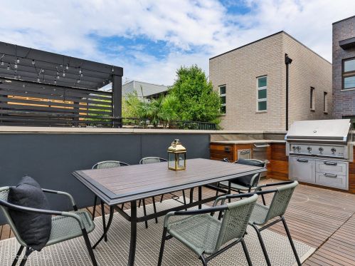 1856 Erie St, Chicago IL 60624-1074 exterior