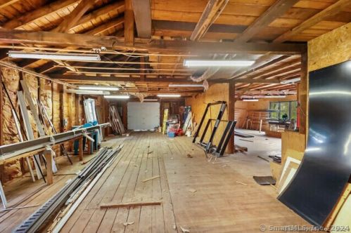 79 Commerce Ave, Killingly CT 06239-2804 exterior