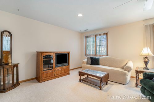 4323 Vly Side Ct, Grand Rapids MI 49525-9690 exterior