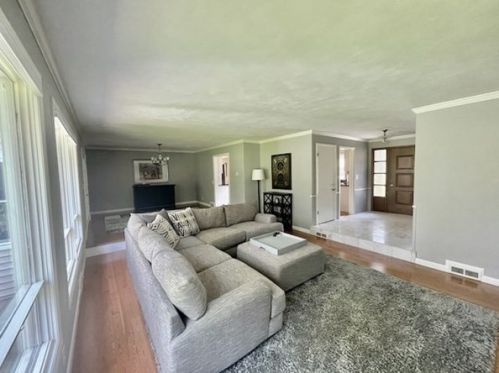 52 Laurel Ln, Springfield MA  01106-2004 exterior