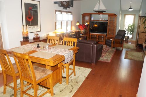 4908 Imperial Cir, Milwaukee WI  53220-4627 exterior