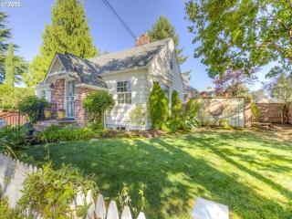 3831 Tolman St, Portland OR  97202-7654 exterior