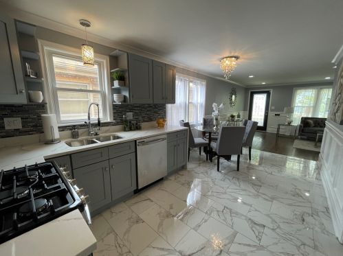 8621 Yates Blvd, Chicago IL  60617-2319 exterior