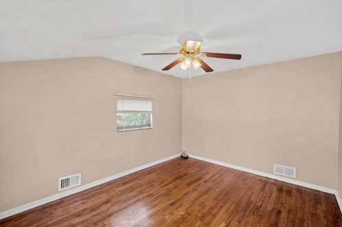 1492 Prospect Rd, Pittsburgh PA 15227-3733 exterior