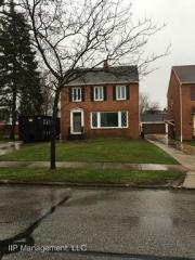 17104 Eldamere Ave, Cleveland OH  44128-1522 exterior