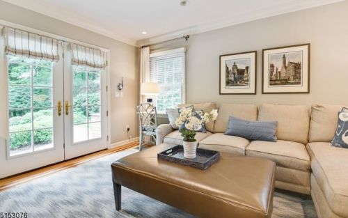 1 Crestwood Dr, Chatham Township NJ 07928-1720 exterior