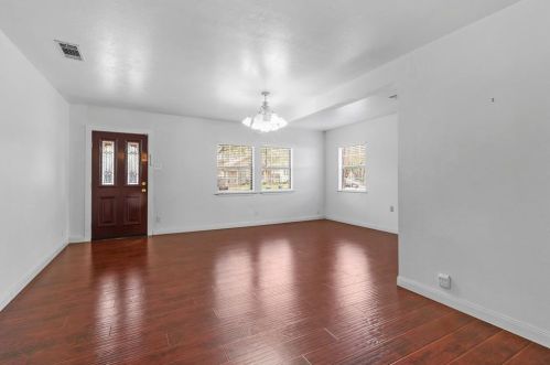 924 Clinton Ave, Dallas TX  75208-3609 exterior