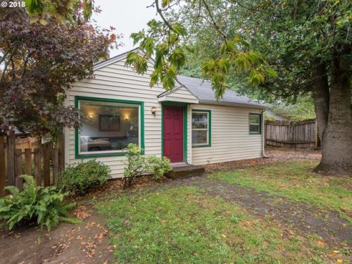 8835 28 Pl, Portland OR  97214-5603 exterior