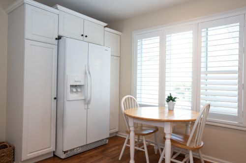 2242 Meadowglen Dr, Grand Rapids MI 49505-6302 exterior