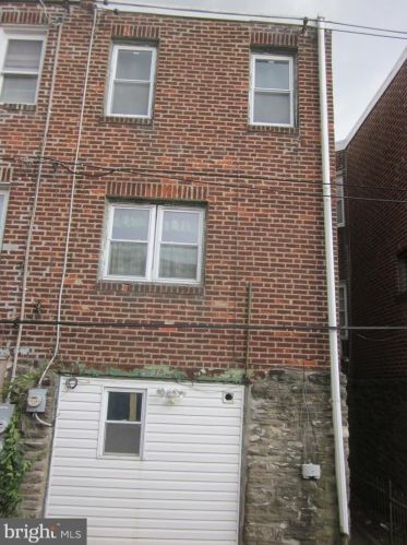 3305 Englewood St, Philadelphia PA 19149-1613 exterior