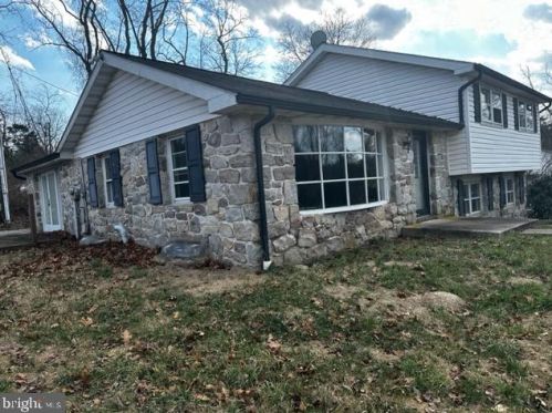 730 Pigeon Creek Rd, Pottstown, PA 19465-8259