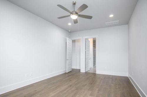 2011 Belford Dr, Austin TX 78757-8207 exterior