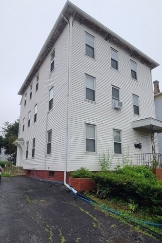 55 Ward St, Worcester MA 01610-1956 exterior