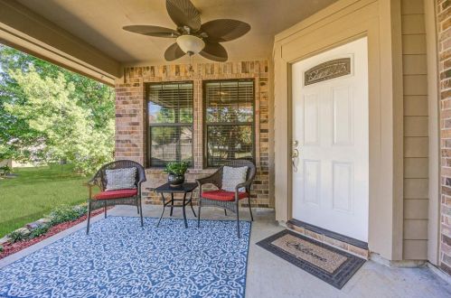 108 Golfview Ct, Montgomery, TX 77356-8852