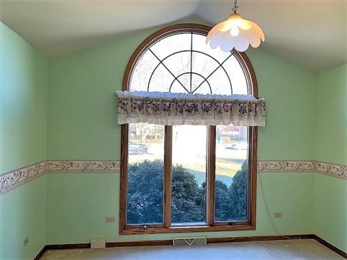 1114 Rosewood St, Joliet IL 60404-9412 exterior