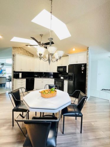 6155 Bay Is Dr, Boynton Beach FL exterior