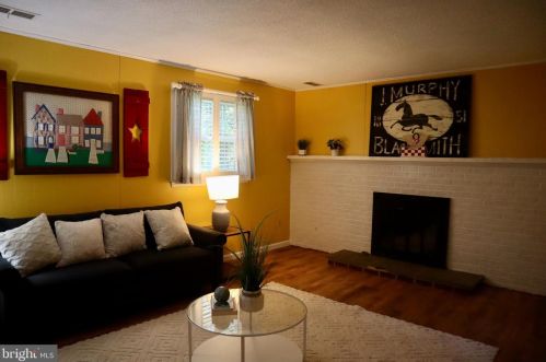 7641 Miller Fall Rd, Rockville MD 20855-1165 exterior