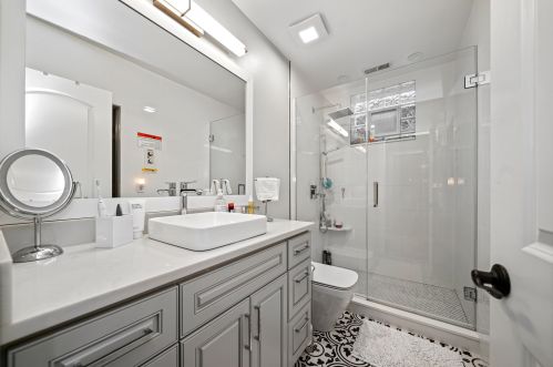 3753 Tripp Ave, Chicago IL 60803-1832 exterior