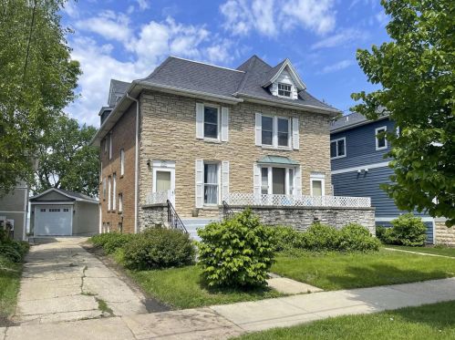 1024 Sherman Ave, Madison WI  53704-4233 exterior