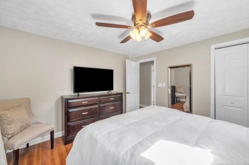 18 Cora St, Enfield CT 06082-5119 exterior