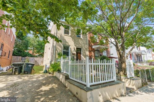 3441 25th St, Washington, DC 20020-1903