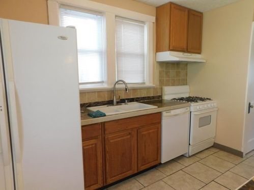 2920 Clermont Ave, Pittsburgh PA 15227-2820 exterior