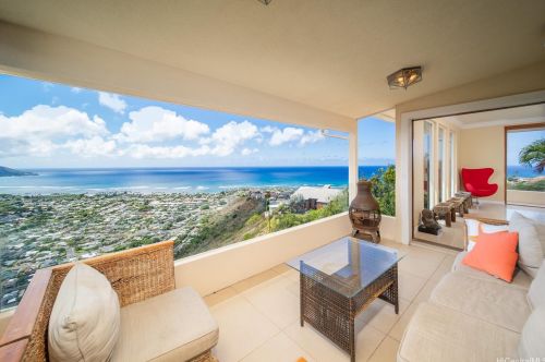 5201 Kuaiwi Pl, Honolulu HI 96821-1560 exterior