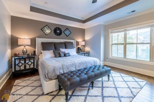 7690 Glisten Ave, Atlanta GA 30328-2498 exterior