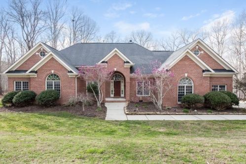 109 Vista Del Rio Dr, Bahama, NC 27503-8971