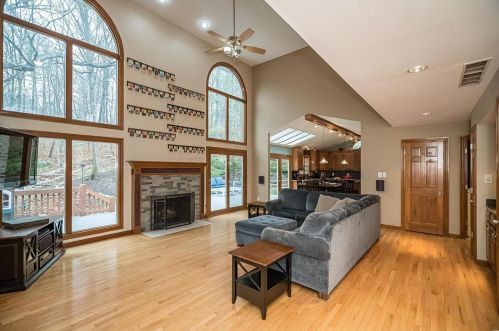 11070 Rambling Oaks Dr, Saint Louis MO 63128-2036 exterior