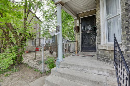 1737 6th St, Milwaukee, WI 53204-3503