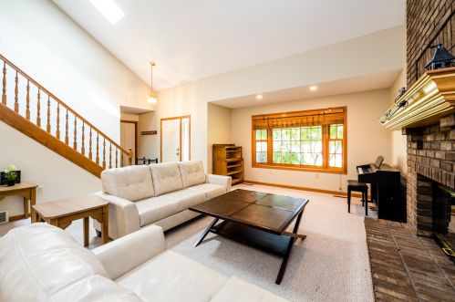 402 Lk St, Berrien Springs MI 49103-1220 exterior