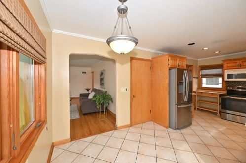 6326 Wright St, Milwaukee WI 53212-2940 exterior