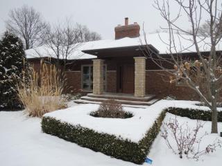 1443 Melrose Dr, Cleveland OH  44145-2806 exterior