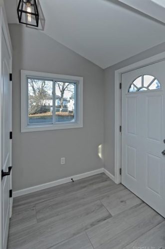 157 Naugatuck Ave, Milford CT 06460-6040 exterior