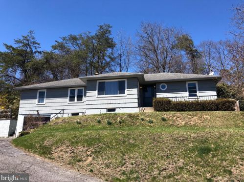 302 Simpson St, Huntingdon, PA 16652-1313